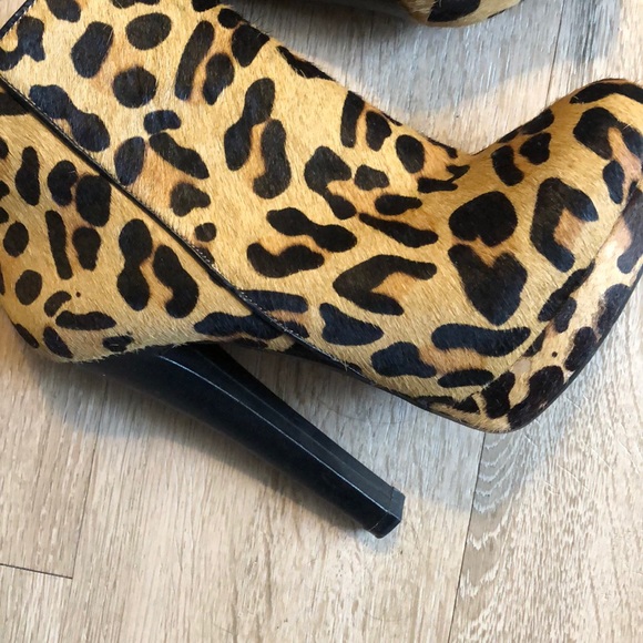 Beautiful🐆Booties - Picture 3 of 8